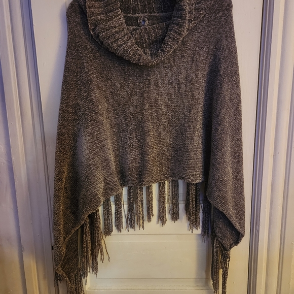 NWT Britts Knitts Gray Cowlneck Sweater Poncho - Picture 6 of 7